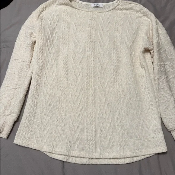 Ivory thin sweater with pattern - Picture 1 of 9